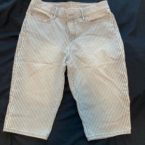 Gloria Vanderbilt capris